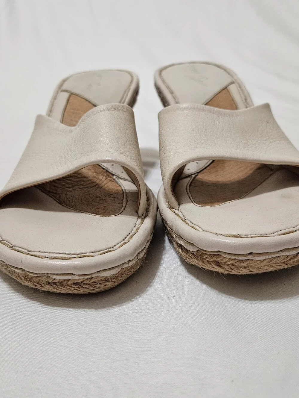 Born Drilles Women's Espadrilles Wedge Sandals Cream Size 9 US Comfort Shoe